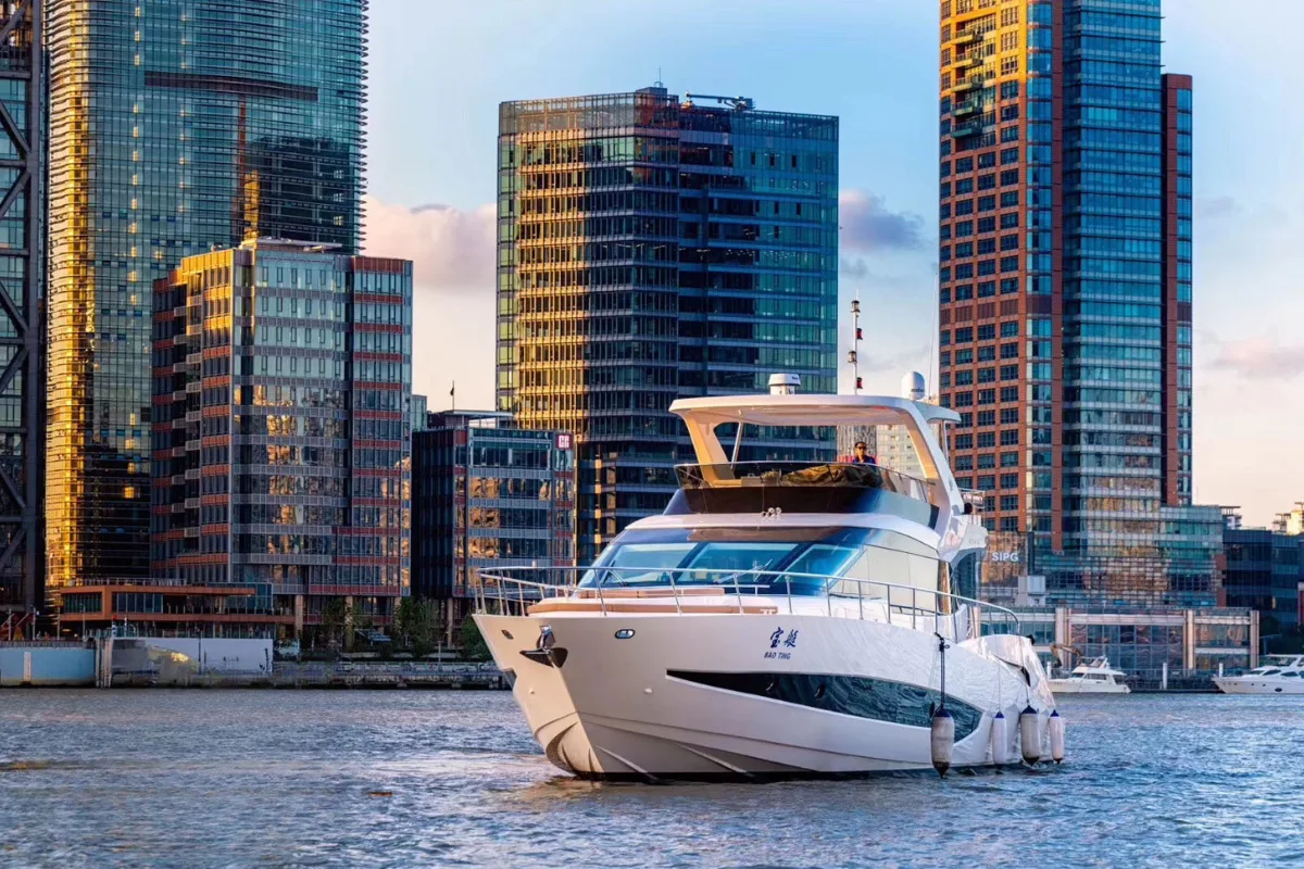 Private chartered yacht huangpu cruise shanghai china