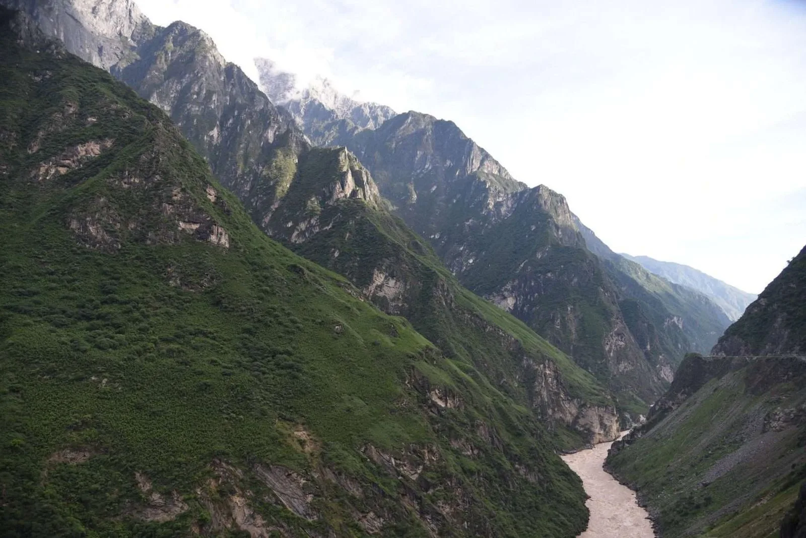 Trekking through Tiger Leaping Gorge